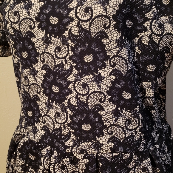 LulaRoe Amelia Dress NWT - Picture 2 of 2